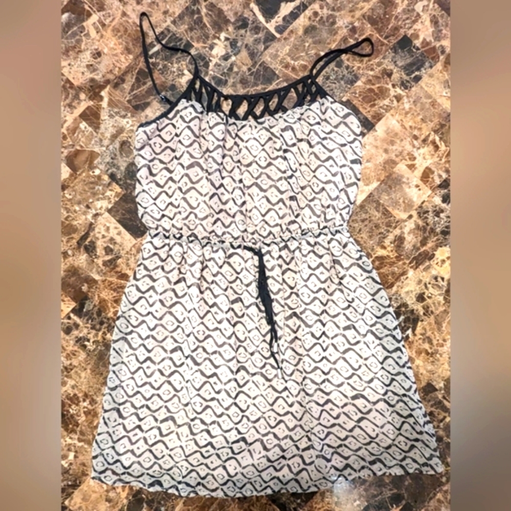 5/$25 Ya Los Angeles Lined Dress - Picture 3 of 6